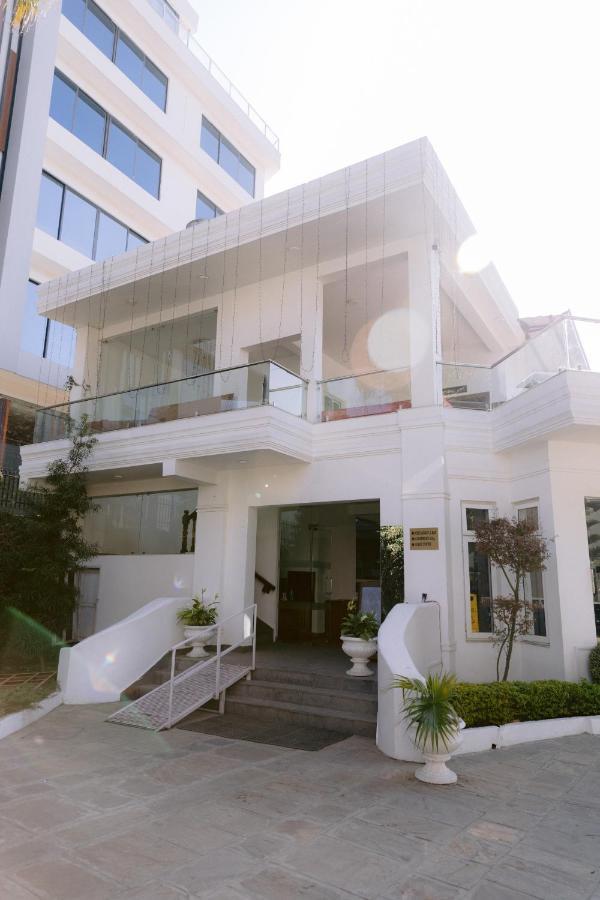 Aranya Boutique Hotel Катманду Экстерьер фото