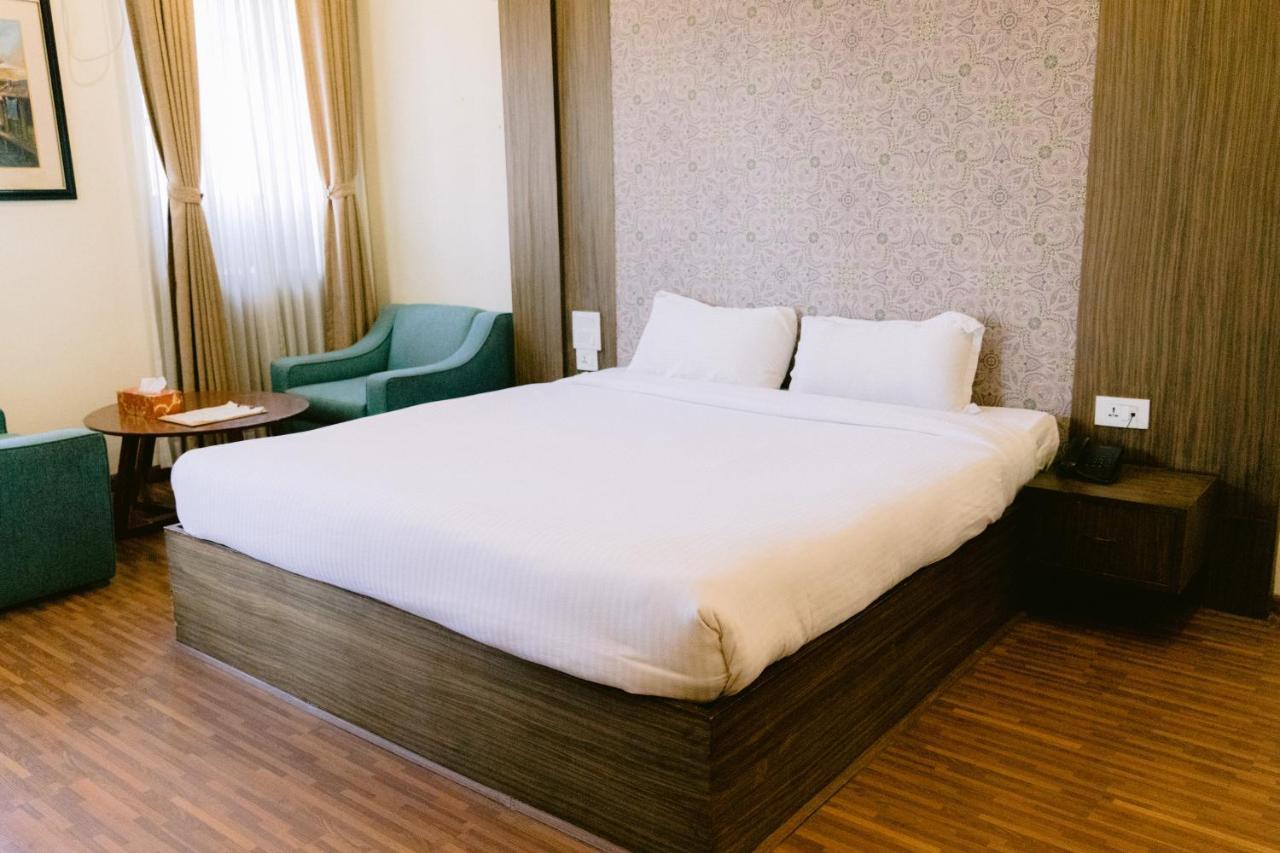 Aranya Boutique Hotel Катманду Экстерьер фото