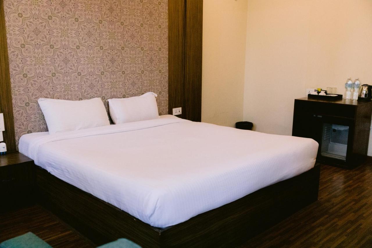 Aranya Boutique Hotel Катманду Экстерьер фото