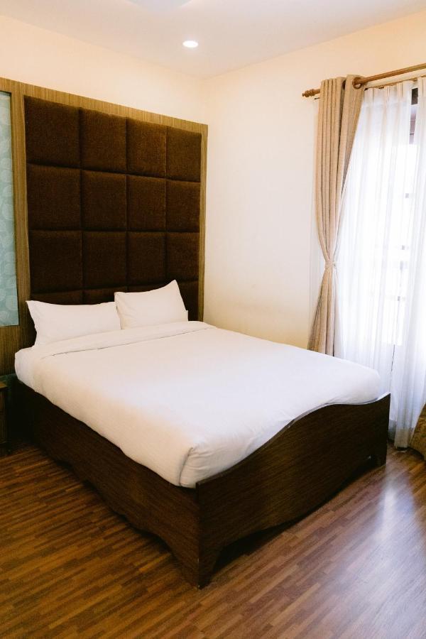 Aranya Boutique Hotel Катманду Экстерьер фото