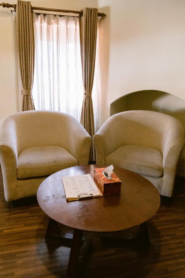 Aranya Boutique Hotel Катманду Экстерьер фото
