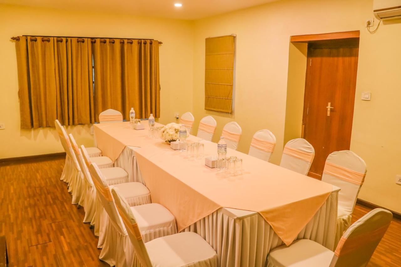 Aranya Boutique Hotel Катманду Экстерьер фото