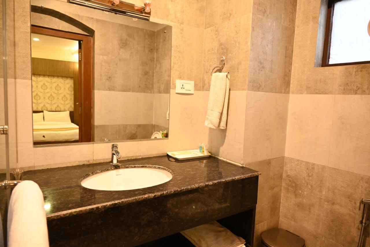 Aranya Boutique Hotel Катманду Экстерьер фото